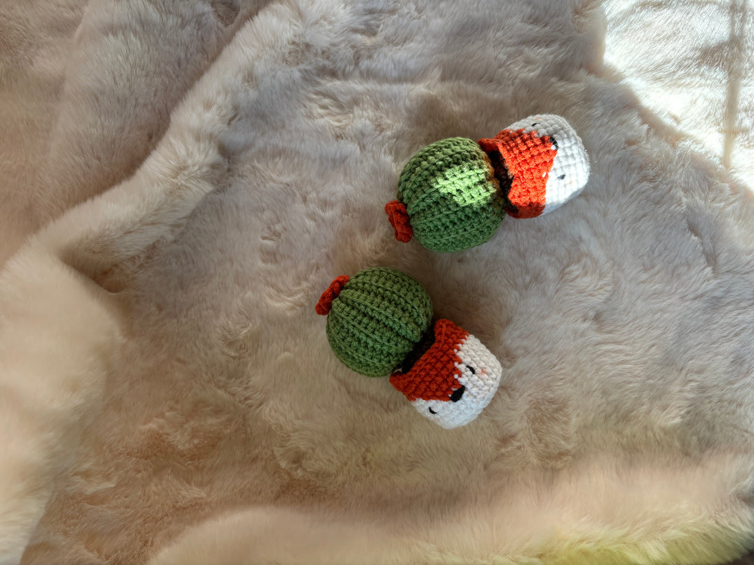 Crochet cacti in fox pots, top view